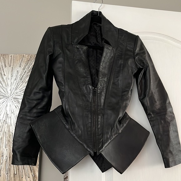 Waist accentuating leather jacket - Picture 3 of 5